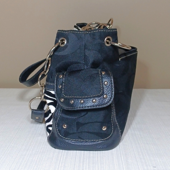 Final Price - Adorable Zebra Satchel - Picture 2 of 10